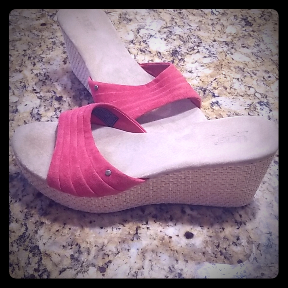 COPY - UGG WEDGE SIZE 9.5